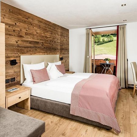 Almhof Hotel Call San Vigilio Di Marebbe Bagian luar foto