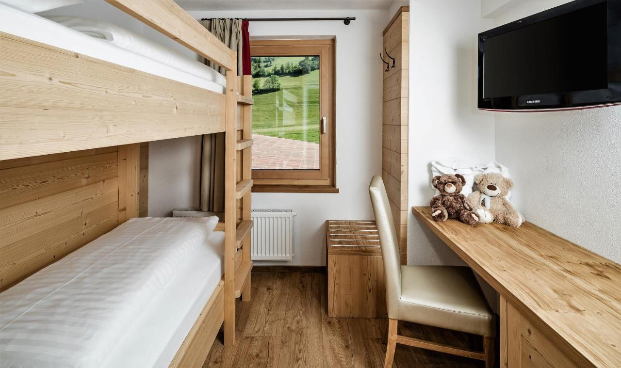 Almhof Hotel Call San Vigilio Di Marebbe Bagian luar foto
