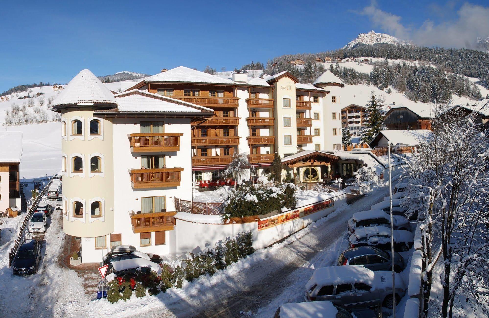 Almhof Hotel Call San Vigilio Di Marebbe Bagian luar foto
